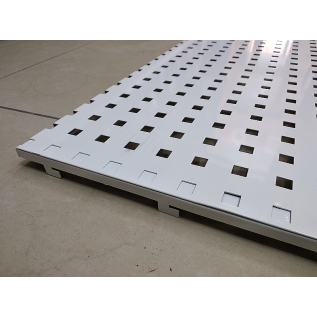 Перфорована панель 960х650мм. крок 30мм. (квадр.біла)